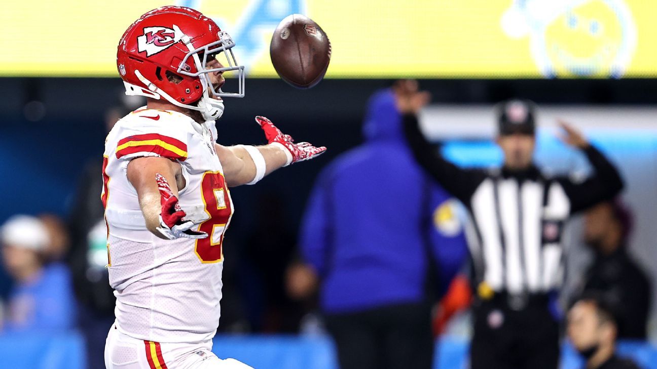 Every Travis Kelce catch in career high 191-yard game