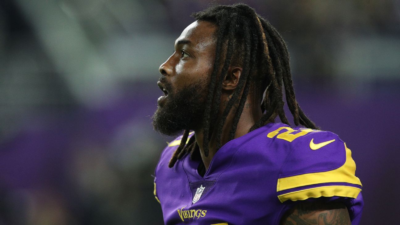 Minnesota Vikings defensive back Bashaud Breeland (21) leaves the field  after being defeated by the Cincinnati Bengals Sunday, Sept. 12, 2021, in  Cincinnati. (AP Photo/Jeff Dean Stock Photo - Alamy