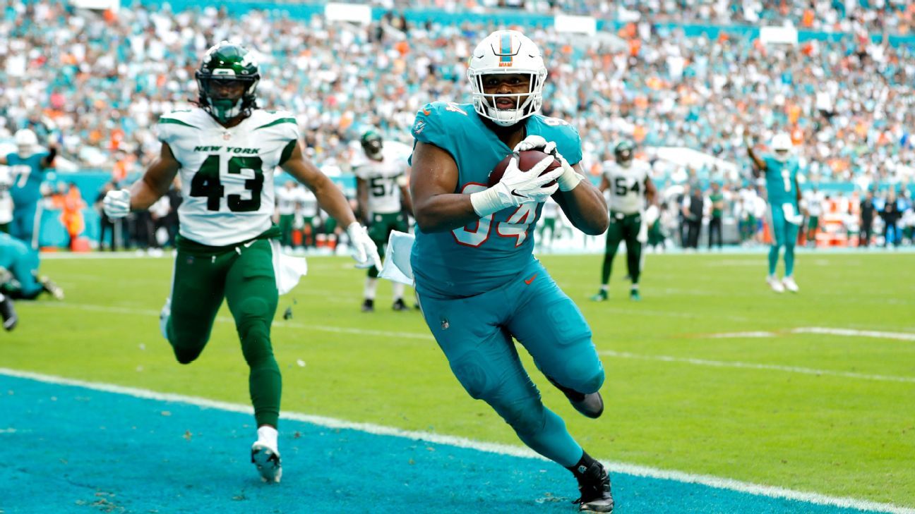 Touchdown catch, celebratory leap by 310-pound Christian Wilkins gives Dolphins first lead