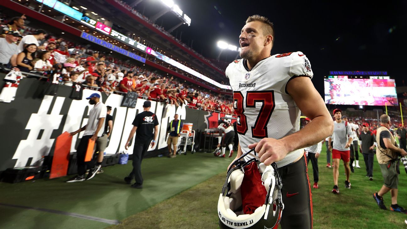 Tampa Bay Buccaneers TE Rob Gronkowski retiring from NFL for second time – ESPN