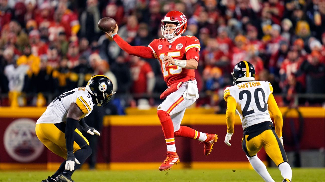 Kansas City Chiefs quarterback Patrick Mahomes warms up before an NFL  divisional round playoff football game against the Buffalo Bills, Sunday,  Jan. 23, 2022, in Kansas City, Mo. (AP Photo/Ed Zurga Stock