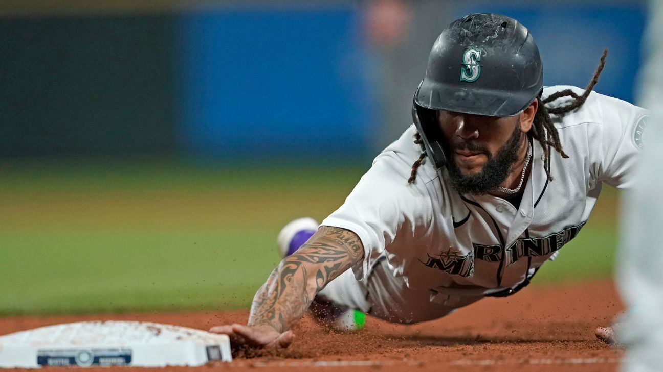 Mariners place SS J.P. Crawford on concussion injured list following  collision MLB - Bally Sports