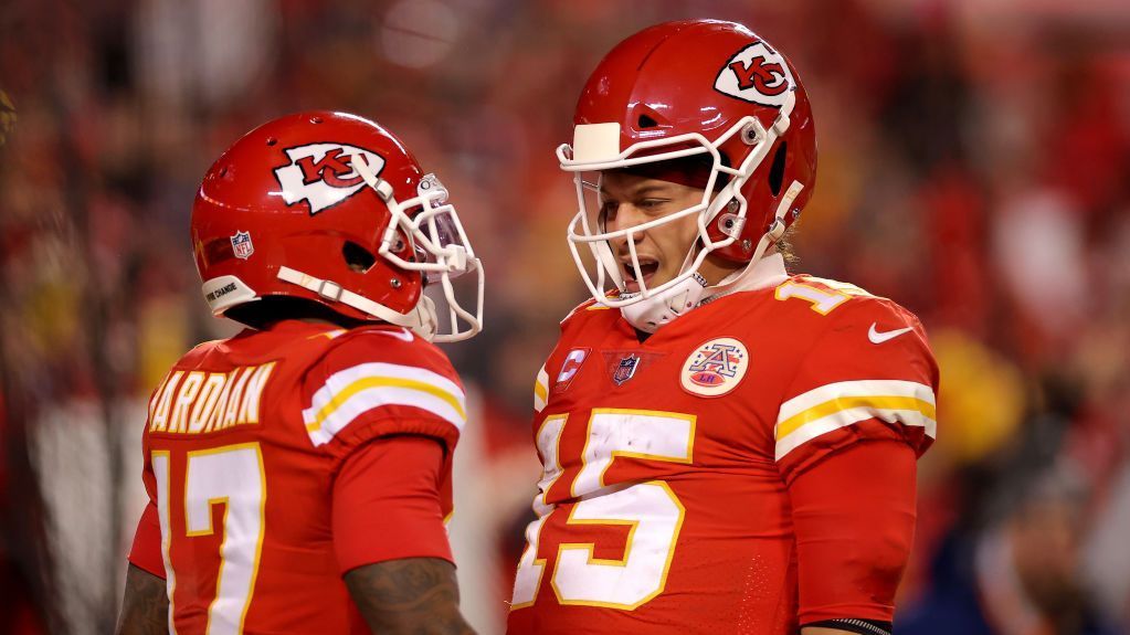 Mahomes logra ‘milagros’ al final, Chiefs vence a Bills en tiempo extra en loco partido para llegar a la final de la AFC