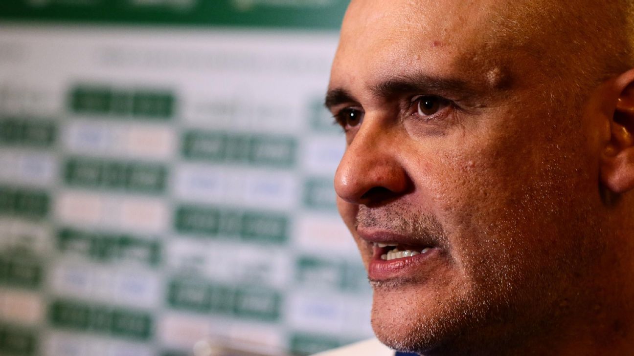 Marcos critica vitória do Palmeiras sobre o Sport por pênalti contestado.