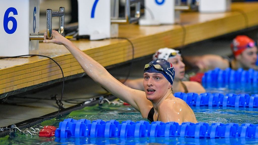 Lia Thomas finishes 8th in 100-yard freestyle, final race of collegiate swimming..