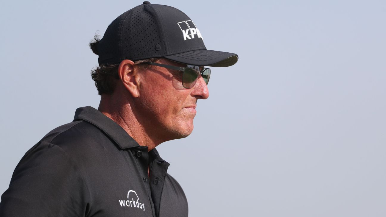 Phil Mickelson registers for PGA Championship, U.S. Open, requests release for L..