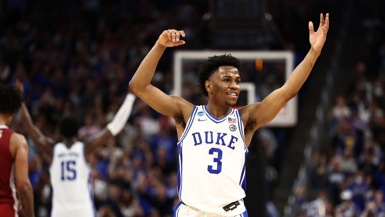 Jeremy Roach menemukan rasa laparnya tepat pada waktunya untuk membawa Duke ke Last Four