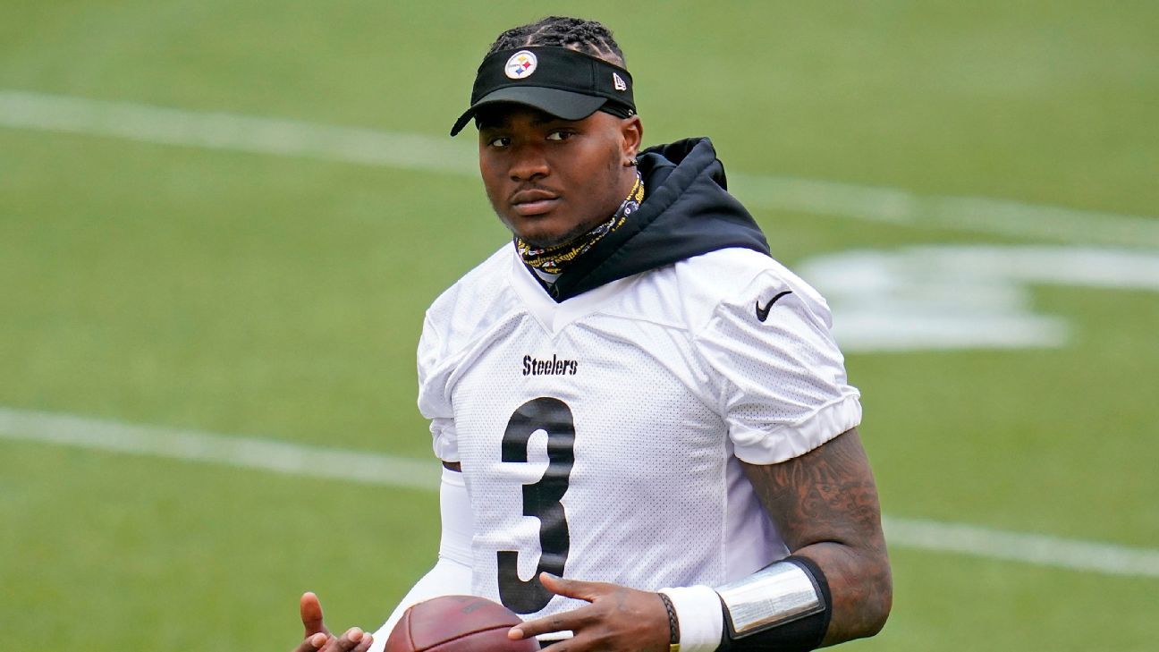 Pittsburgh Steelers add No. 3 sticker to helmet to honor QB Dwayne Haskins