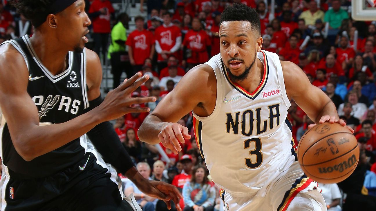 CJ McCollum espera “muitas vitórias em nosso futuro” depois de levar o New Orleans Pelicans à vitória sobre o San Antonio Spurs.