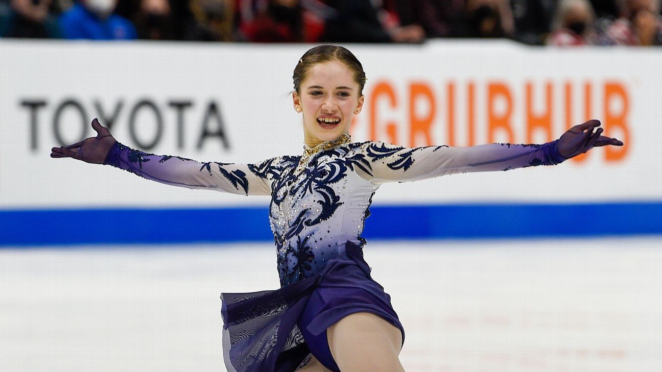 Isabeau Levito BARELY holds off Amber Glenn for lead in US Nationals short  program