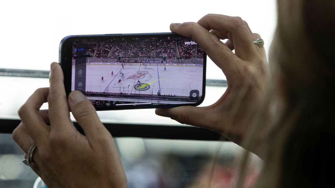 The NHL Blends VR And Real Life In Its Stanley Cup Experience