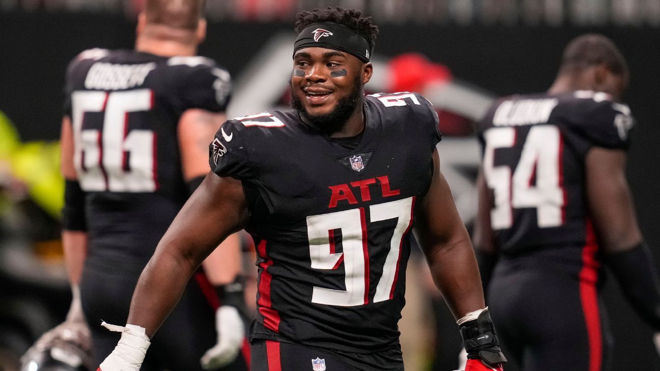 Source - Atlanta Falcons, star DT Grady Jarrett reach three-year extension  worth up to $51 million - ESPN