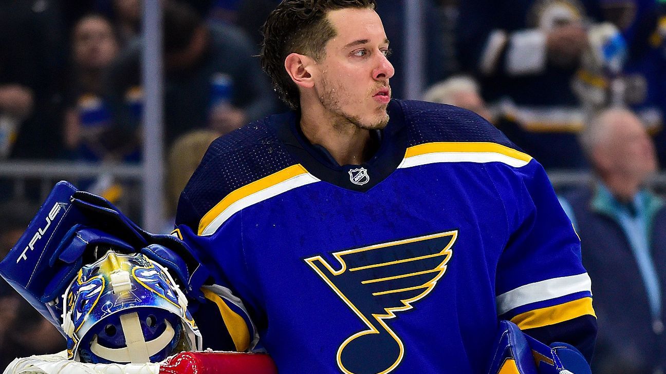 Blues' Jordan Binnington throws water bottle at Avalanche center