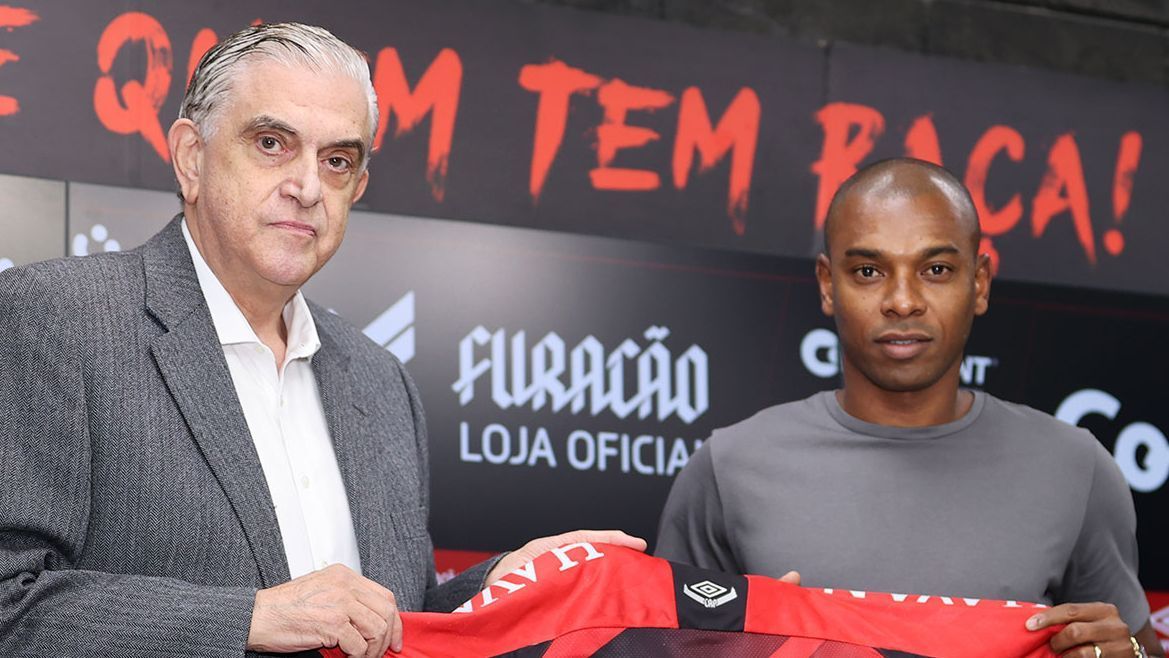 Fernandinho &Atilde;&copy; apresentado no Athletico-PR, diz o que pesou para voltar ao  Brasil e indica que vai encerrar carreira no clube