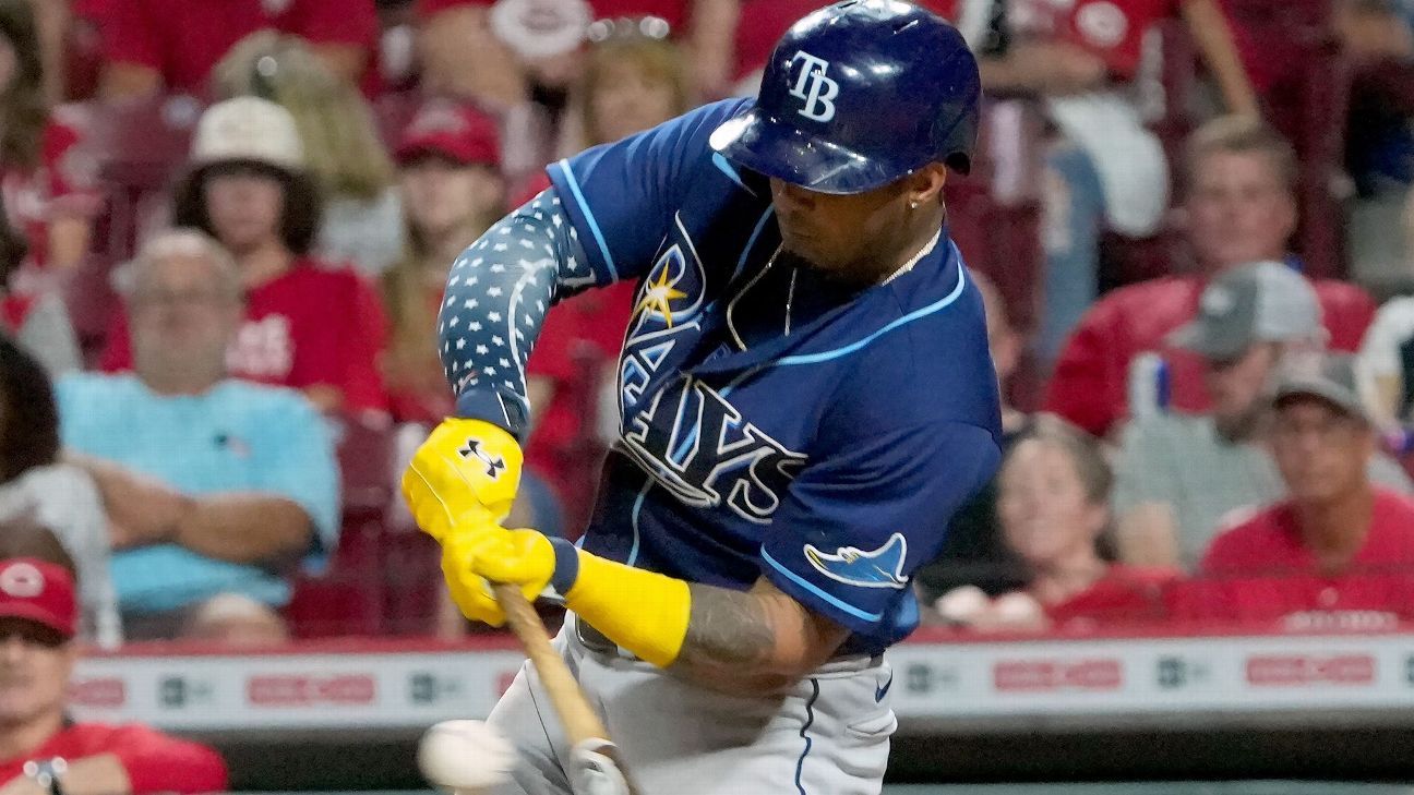 St. Petersburg, United States. 28th May, 2022. St. Petersburg, FL. USA;  Tampa Bay Rays shortstop Wander Franco (5) fields a ball off the bat of New  York Yankees second baseman DJ LeMahieu (