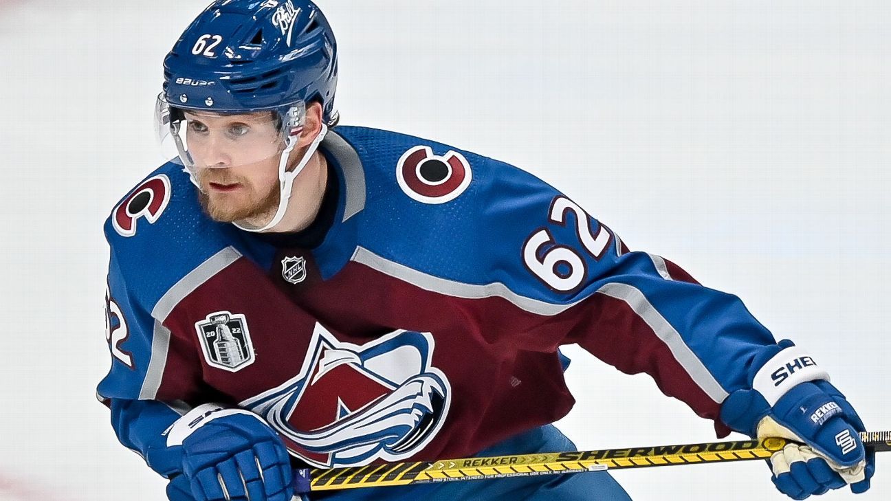 Lehkonen gets 5-year deal to stay with Avalanche