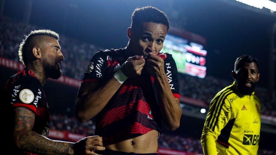 Estudo diz como Lázaro já pode quase dobrar de valor após deixar o Flamengo; entenda