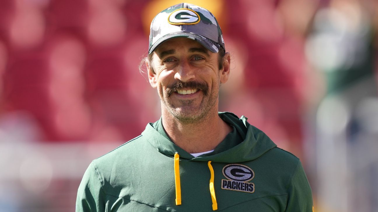 Aaron Rodgers channeling Nicolas Cage's Con Air look at Packers