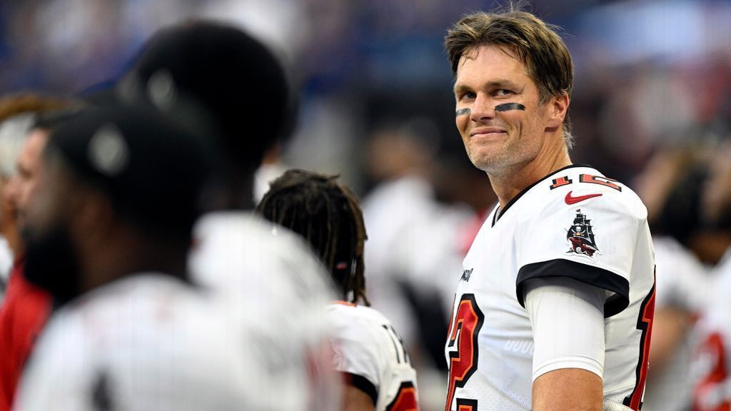 Tampa Bay Buccaneers QB Tom Brady back with team after brief absence