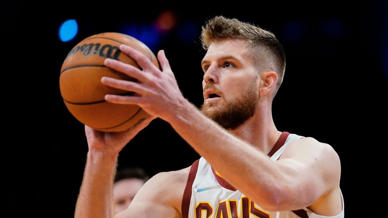 Cavaliers forward Dean Wade out month with shoulder sprain ESPN