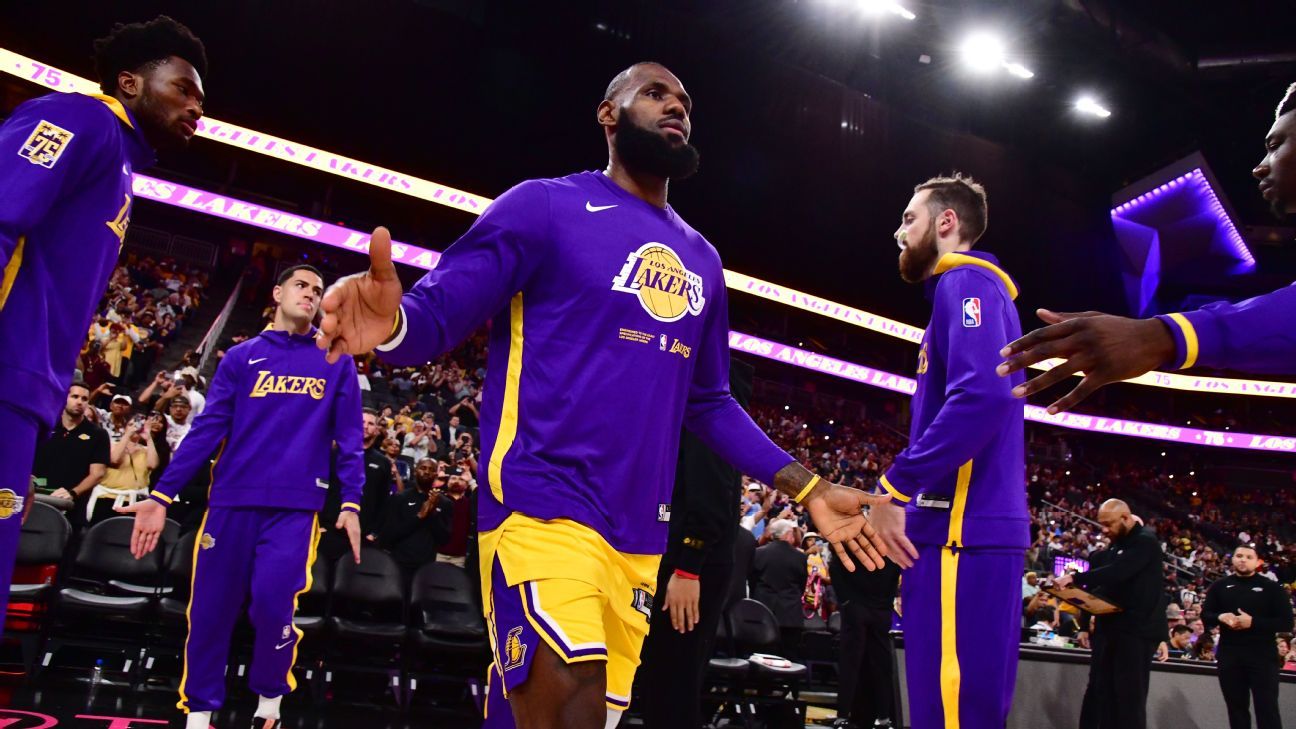 NBA 2022: Fan notices telling LeBron James detail in Lakers pics