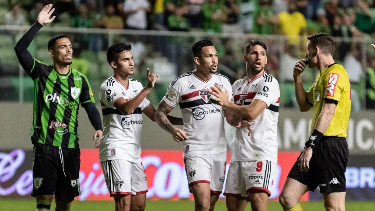 São Paulo vira na raça contra o AméricaMG e mantém vivo o sonho de G8