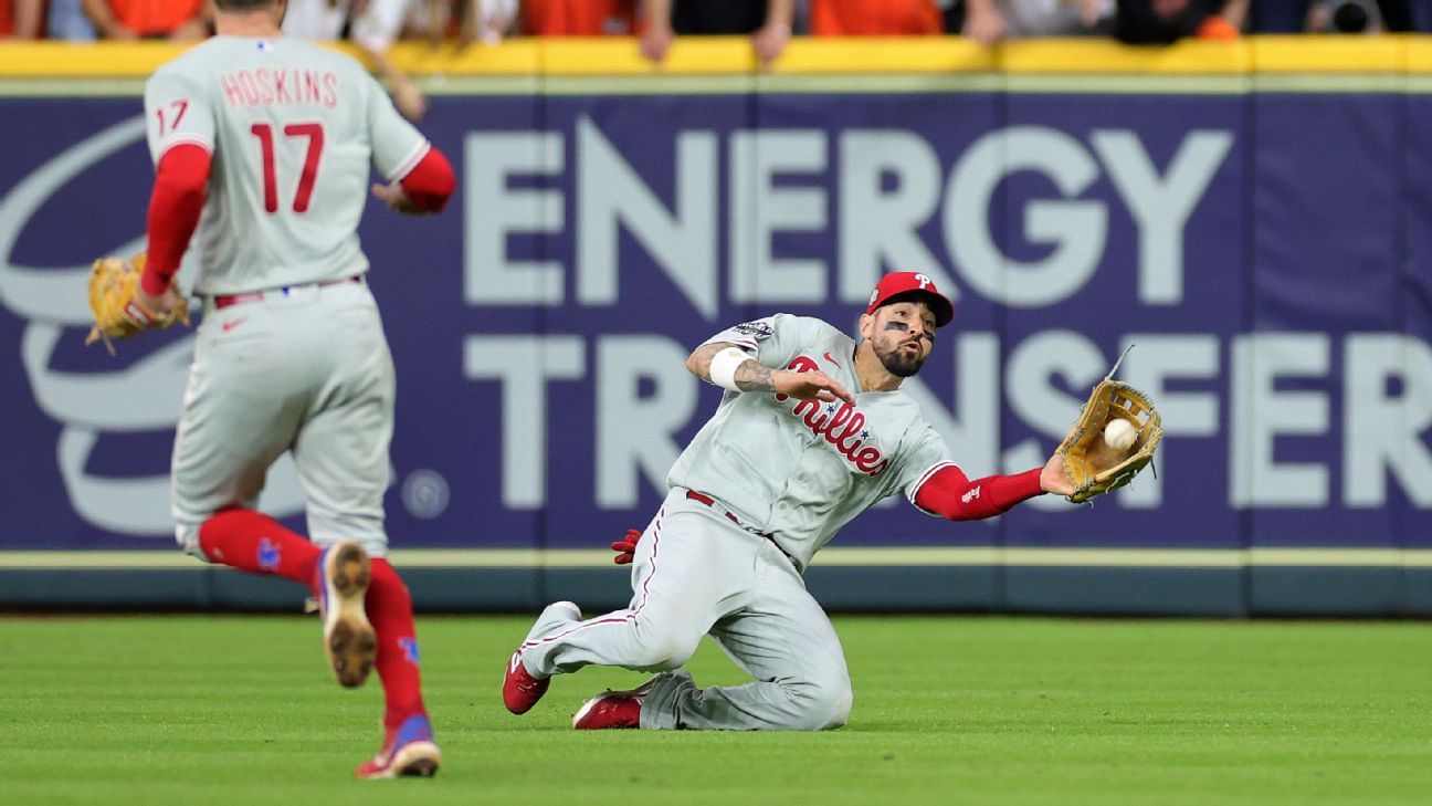 Nick Castellanos' catch saves World Series Game 1