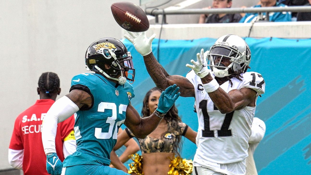 Davante Adams reels in second TD vs. Jaguars off a 38yard pass from