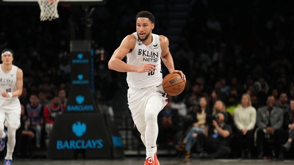 Ben Simmons lida com nervo afetado nas costas e volta em dúvida