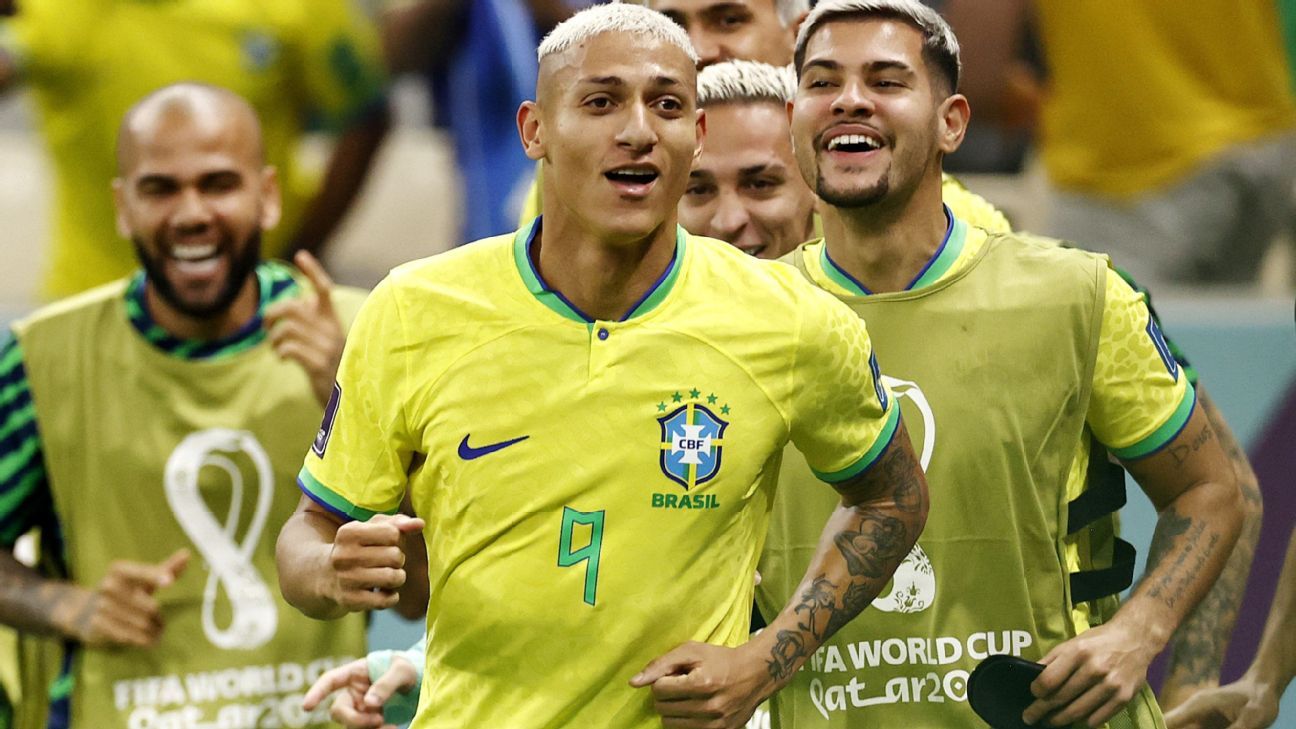 Fifa compara Richarlison com Ronaldo Fenômeno: 'Canalizando seu R9  interior' - Lance!