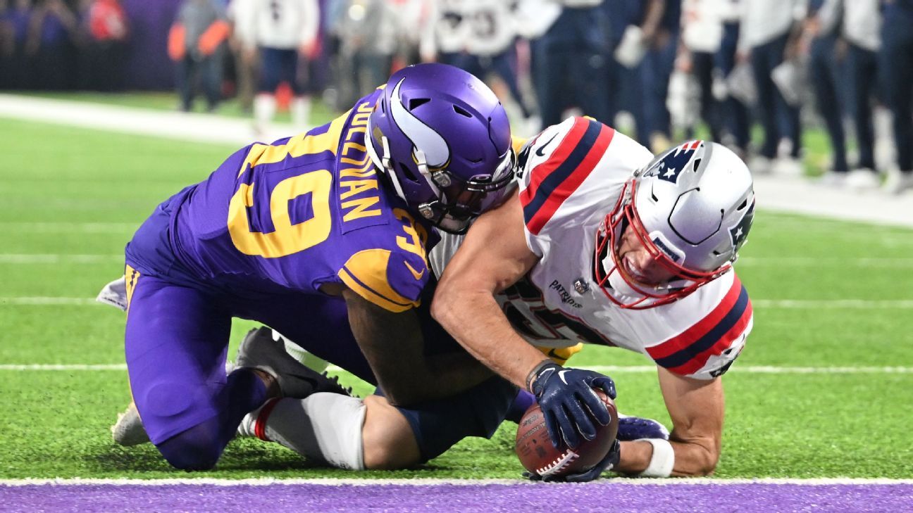 Patriots' Hunter Henry disputes overturned TD in loss to Vikings
