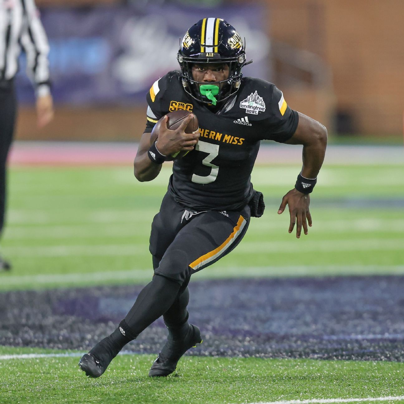 S. Miss' Gore rushes for bowl-record 329 yards