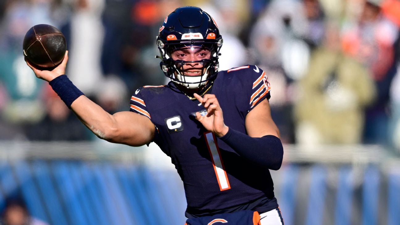 Chicago Bears blow a 21-point lead for their 14th straight loss — despite  Justin Fields' career-best day