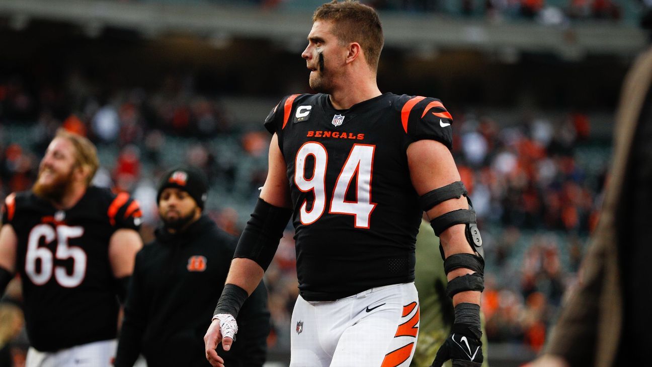 Bengals' Sam Hubbard ruled out for rest of game against Buccaneers