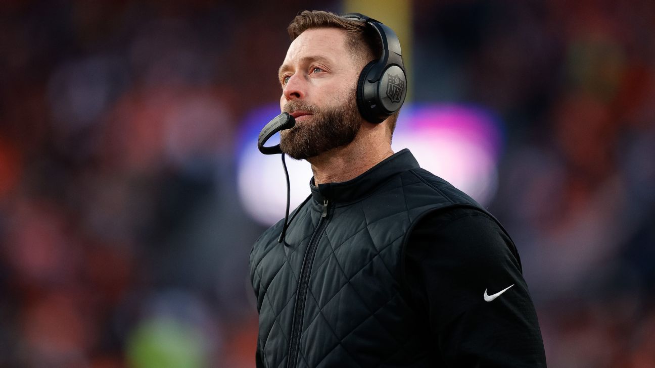 Sources: Cards fire Kingsbury despite extension