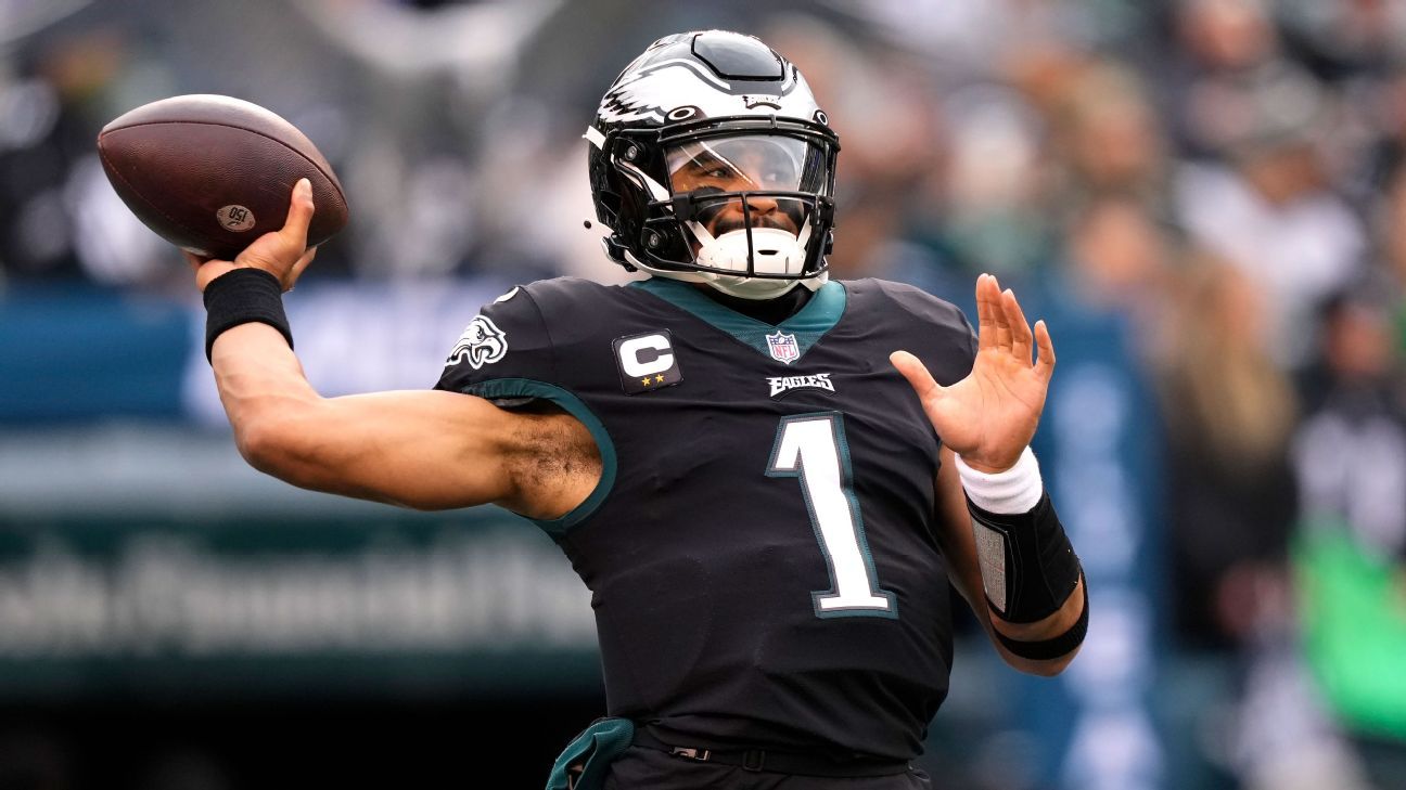 Hurts 'full go' for Eagles for divisional playoffs vs Giants