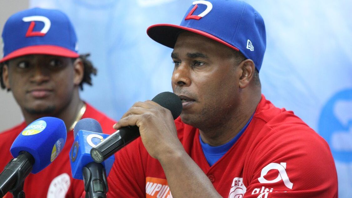 Homenaje a Juan De la Cruz, una vida dedicada al beisbol - El Sol