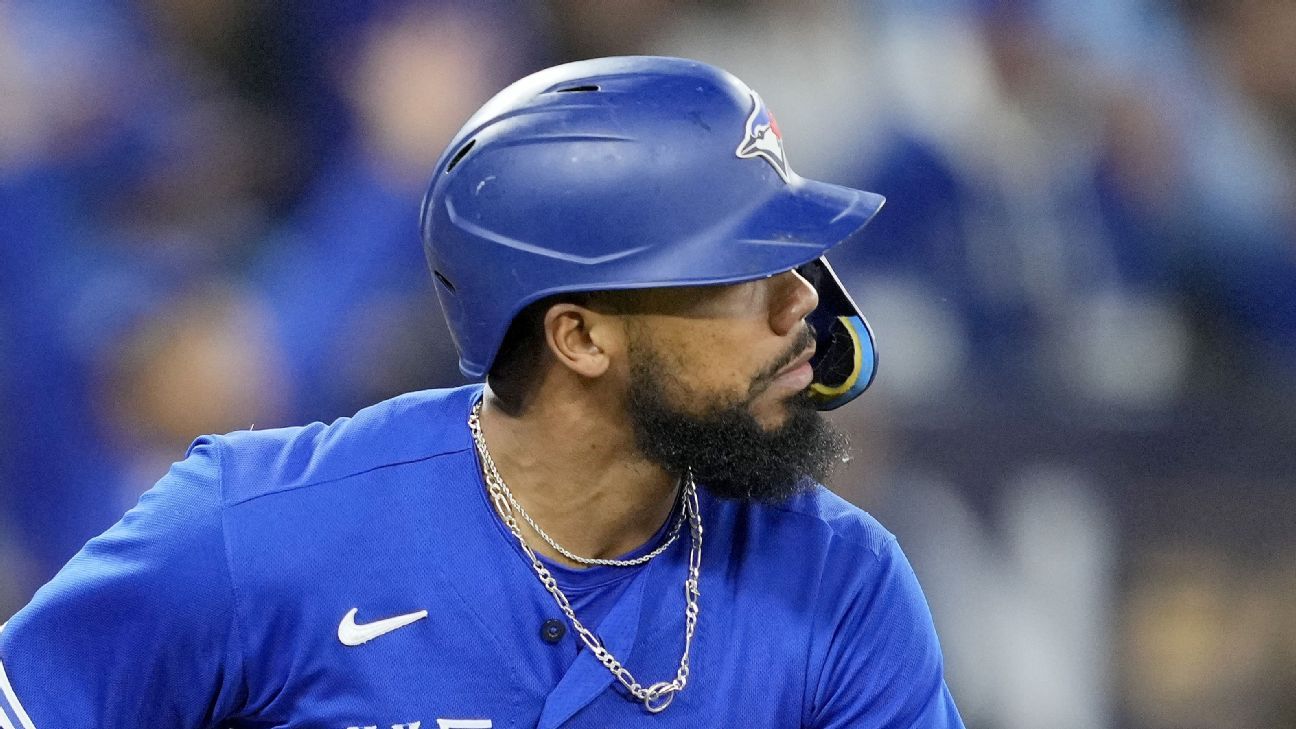 Teoscar Hernandez loses in arbitration; teams 13-6 vs. players - ESPN