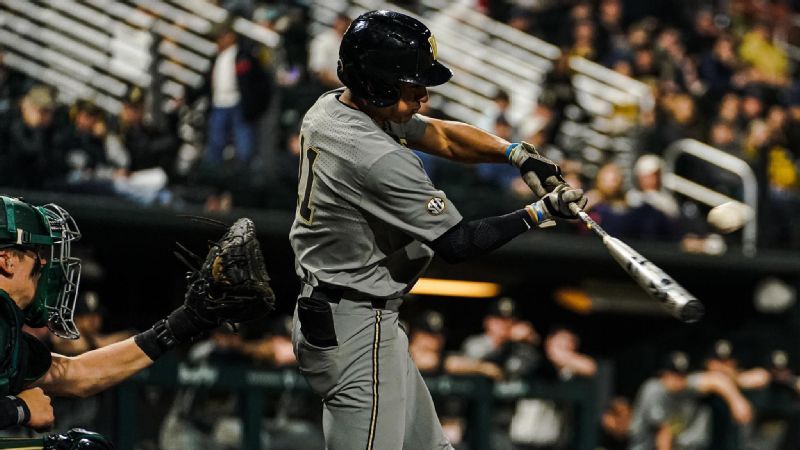 Alan Espinal Hits Grand Slam In Vanderbilt Vs. Texas Baseball