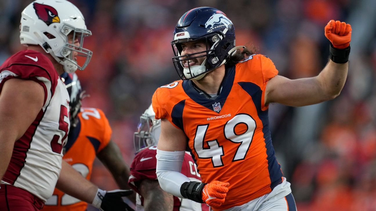 Denver Broncos players arrive in London