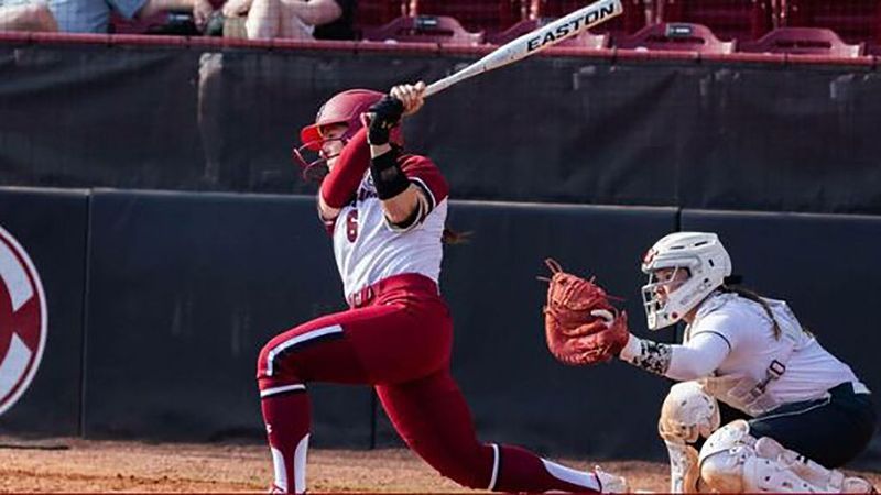 Gamecocks explode for 21 runs in rout of Tennessee Tech