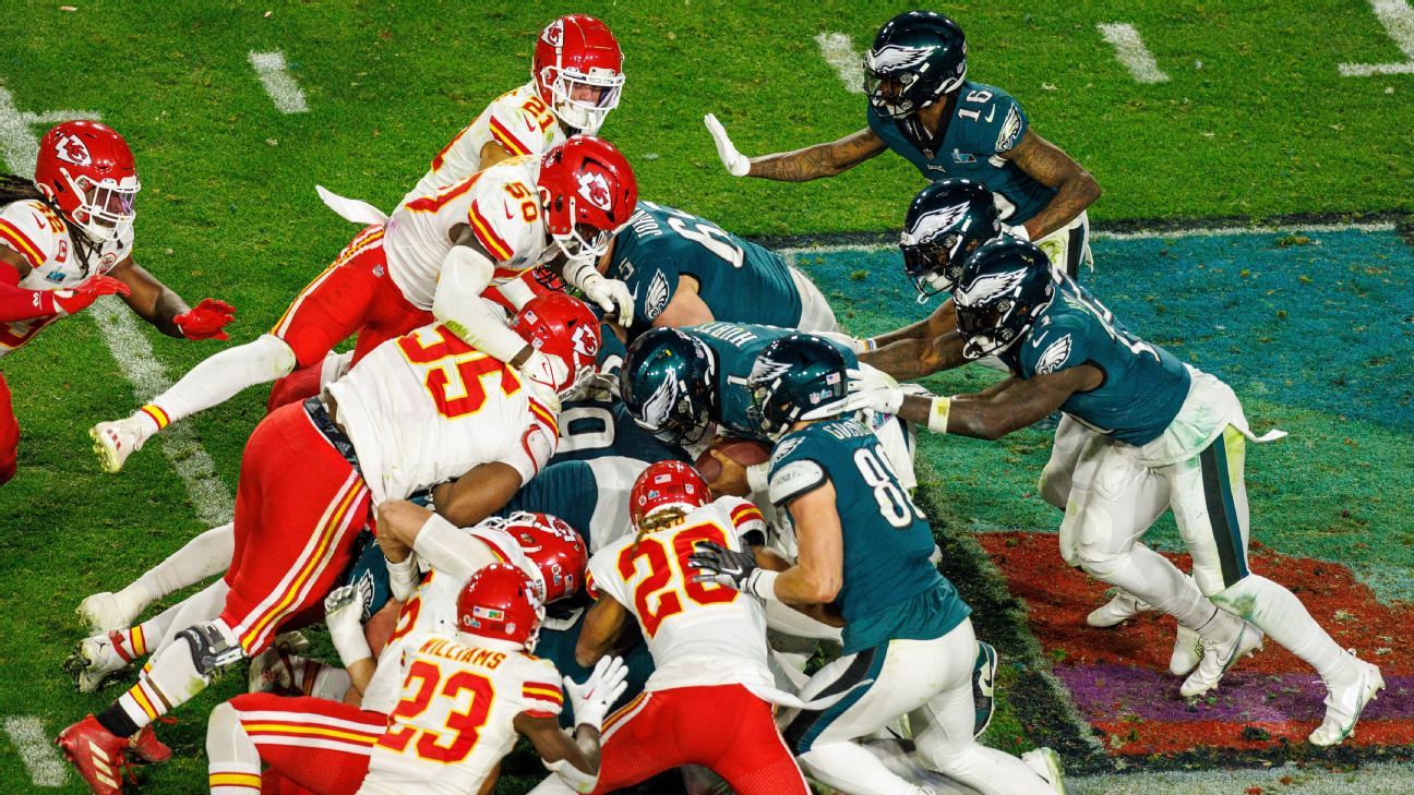 Super Bowl 2023: How Philadelphia Eagles use push QB sneak