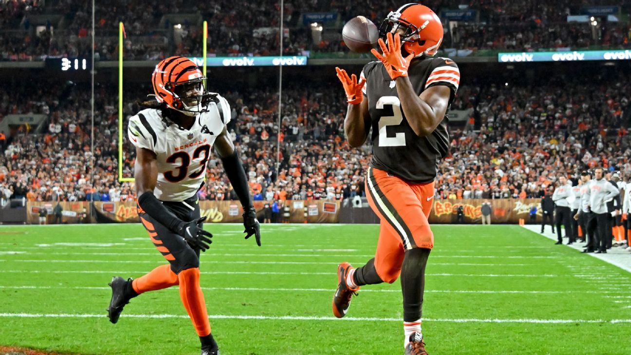 Browns' Amari Cooper questionable vs. Bengals with hip injury