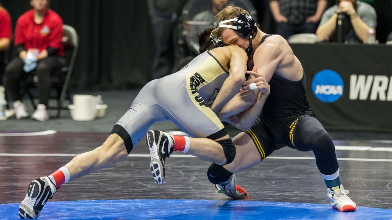 Purdue's Matt Ramos pinned 3time wrestling champion Spencer Lee in a