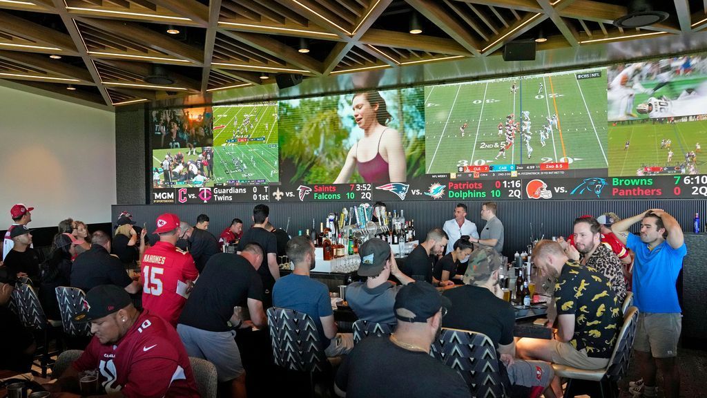 First sportsbook at NFL stadium opens in Arizona