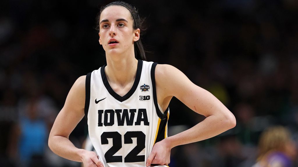 Emotional Caitlin Clark hopes Iowa inspired 'joy' with title run - ESPN