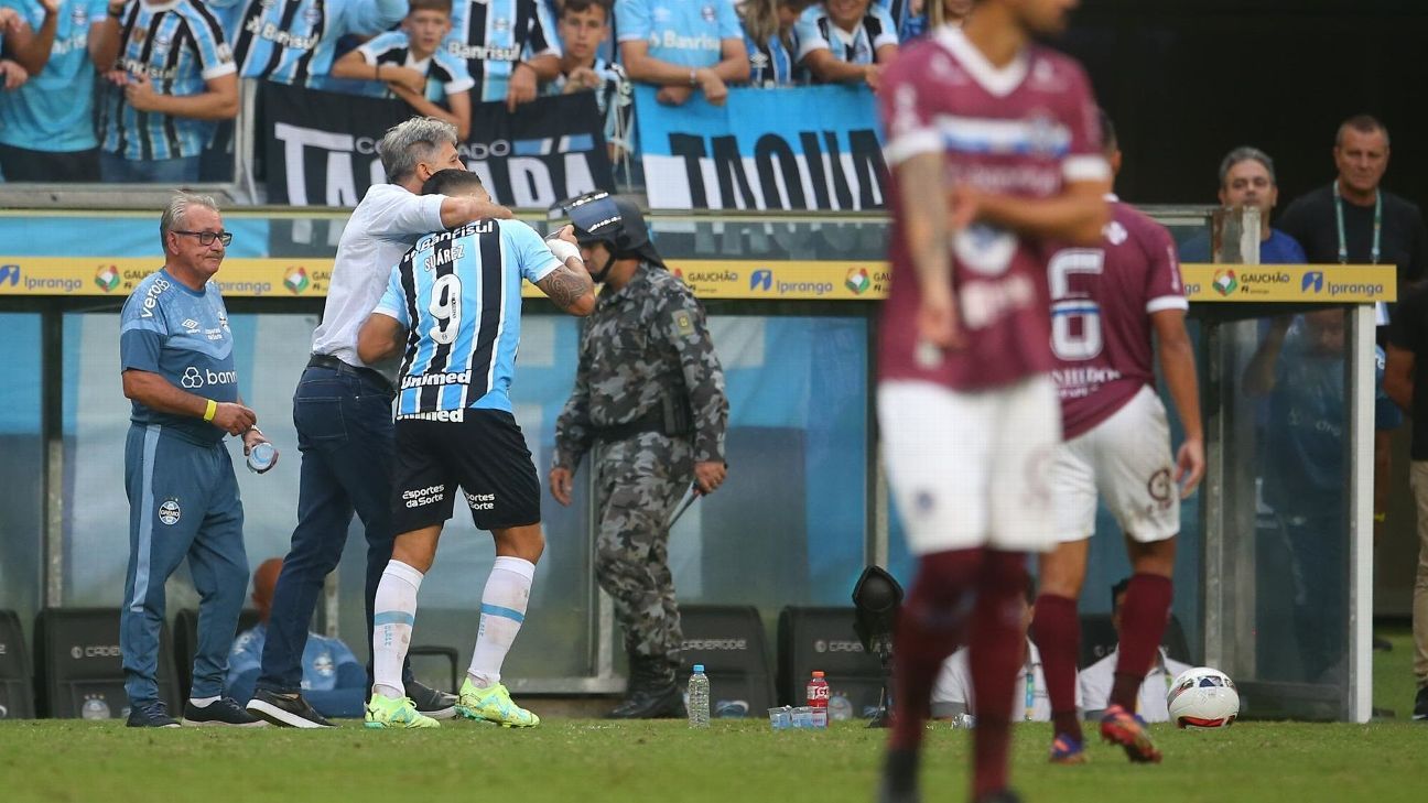 Renato revela ligação com Suárez e faz pedido inusitado envolvendo Messi em busca de camisa 9.