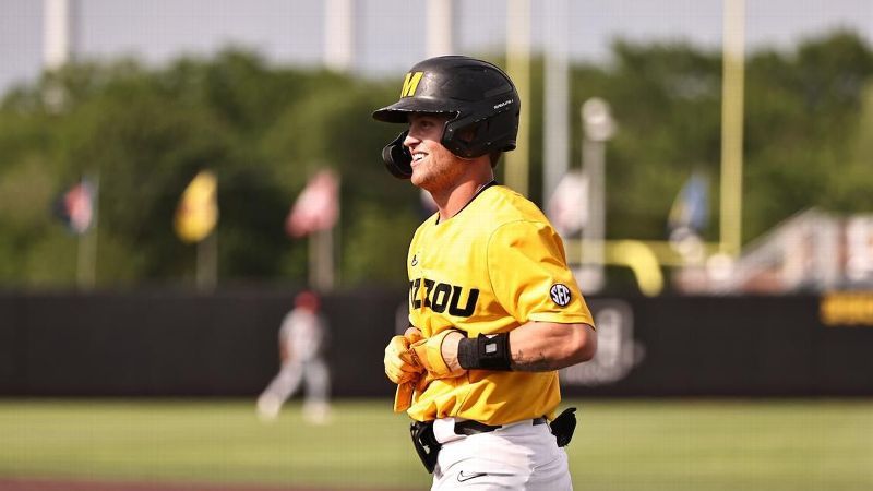 Iowa baseball uses big first inning for decisive victory over Upper Iowa