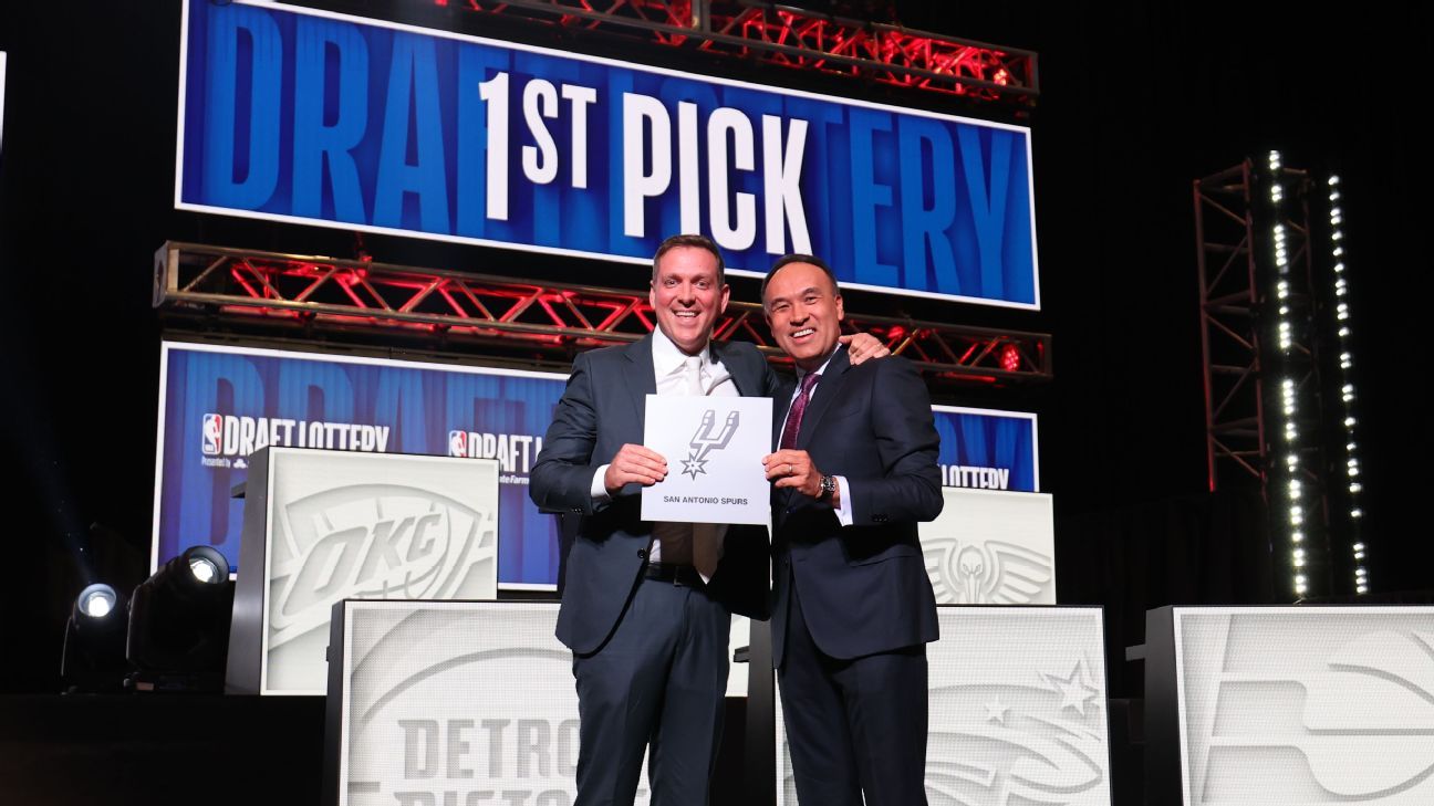 San Antonio Spurs win NBA draft lottery, right to draft Victor