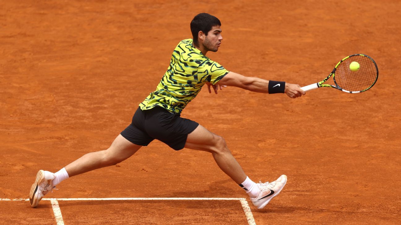 Djokovic pulls Italian Open comeback to slam Dimitrov, Swiatek wins